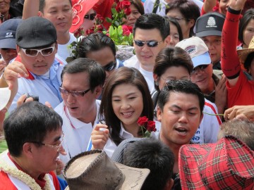 Yingluck Shinawatra on the campaign trail.  Photo Sian Powell